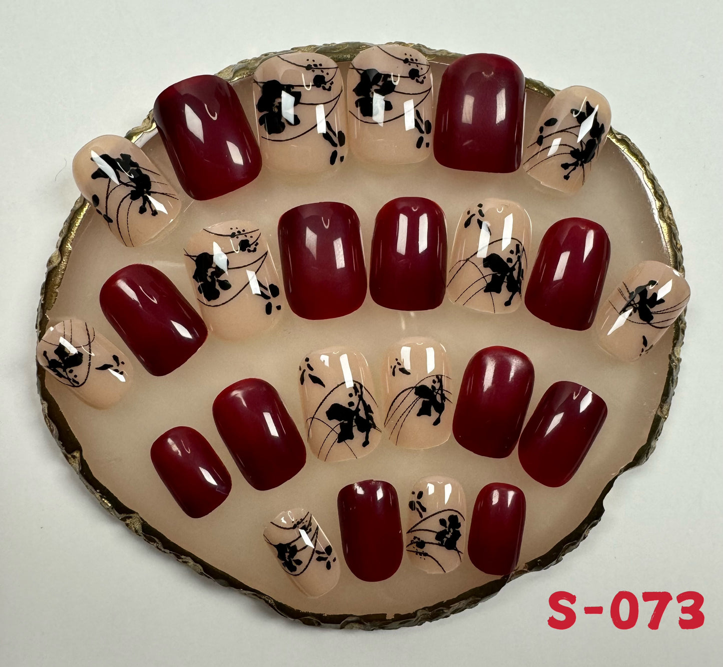 
                  
                    Press on nails S073
                  
                